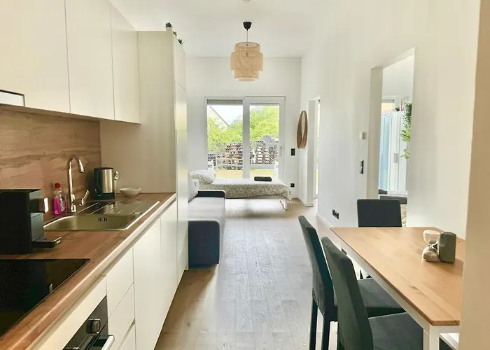 Modern Stylish Apartment With Garden & Free Parking