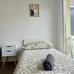 Modern Stylish Apartment With Garden & Free Parking