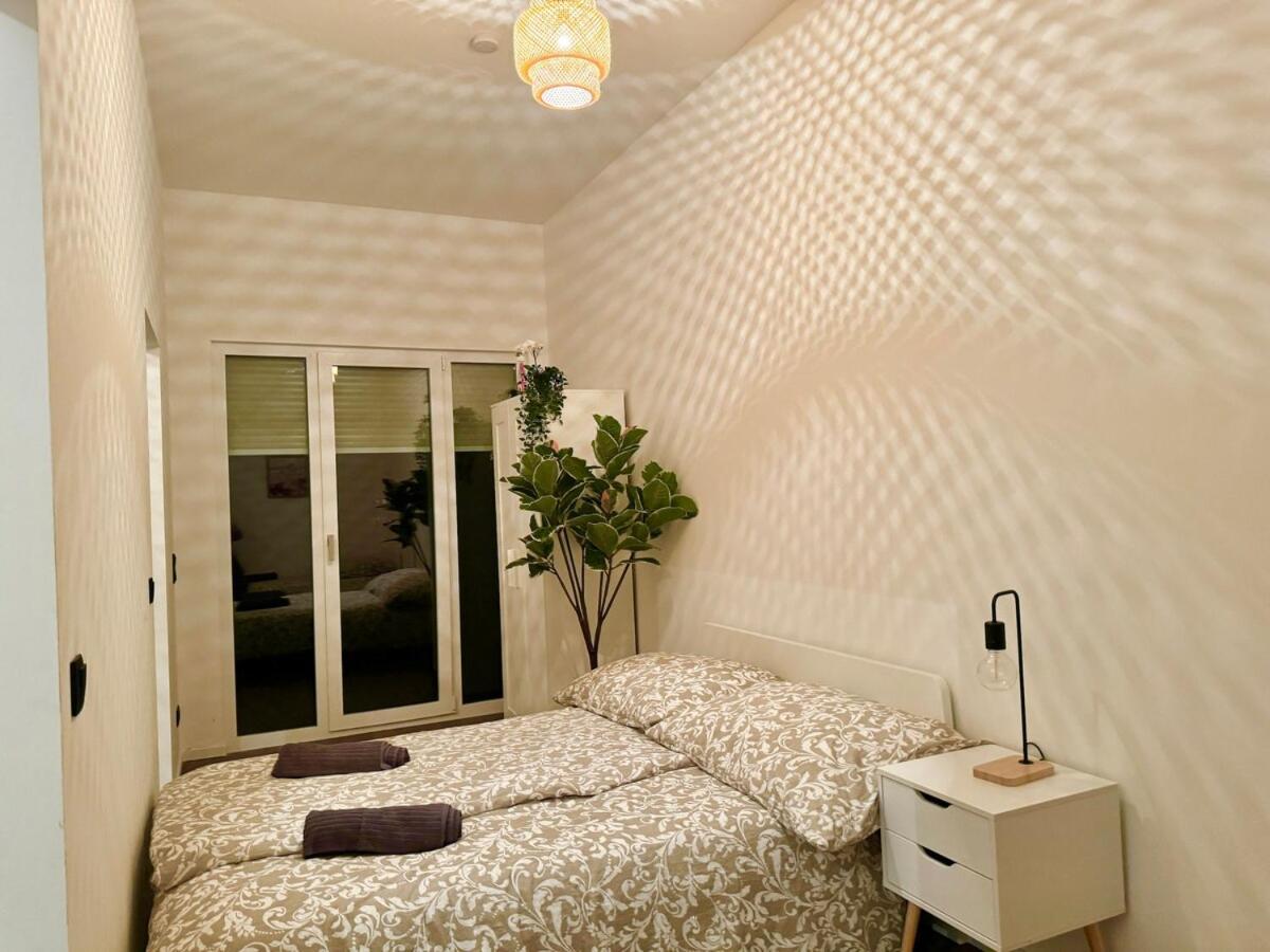 Modern Stylish With Garden & Free Parking Apartment
